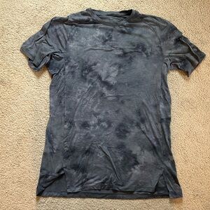 Men’s lululemon grey running tshirt sz M